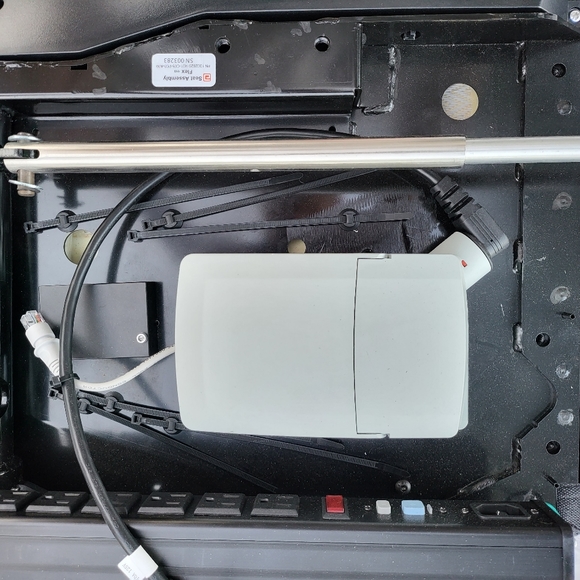 Altwork Station Flex With Advanced Monitor Arm MSRP Over $5500 - Picture 6 of 16